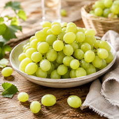 Autumn crisp grapes Singapore seasonal imported green seedless grapes
