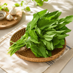 Chinese spinach leaves for garlic vegetables and three-egg soup