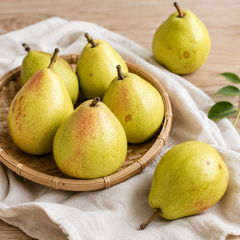 China fragrant pear with cosmetic surface marks and sweet aroma