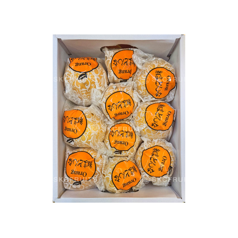 Close-up of Hong Mei Ren Oranges 红美人 Top Grade showing juicy premium mandarin flesh
