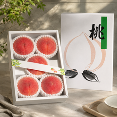 Japanese white peach Suimitsuto with delicate sweetness and aroma