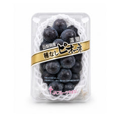 Japanese Yamanashi Seedless Pione Grapes in retail pack with Japanese label
