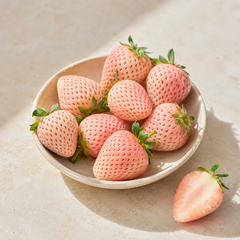 Man-nyeon-seol strawberry with snow-like pink white appearance
