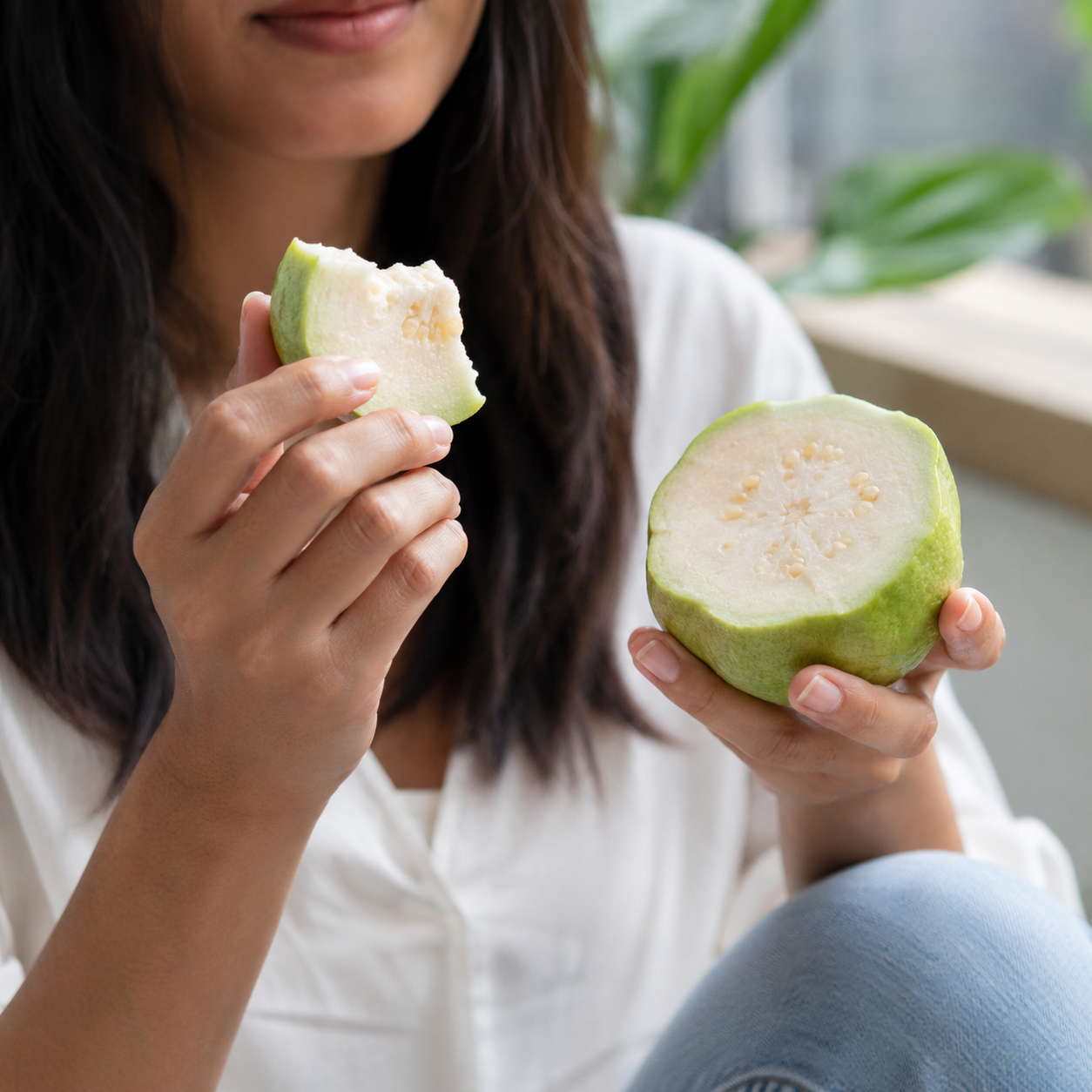 Thailand white guava sliced for fresh snacking