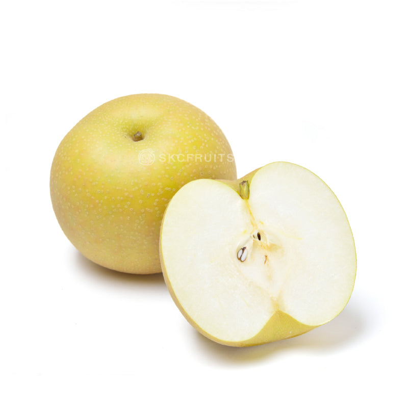 Mid-Autumn Snow Pear 秋月梨 with golden skin and crisp juicy flesh